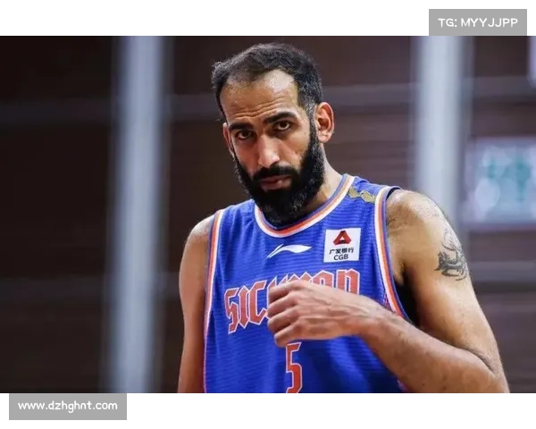 哈达迪坚持不退役的决心与他职业生涯中的心路历程探索